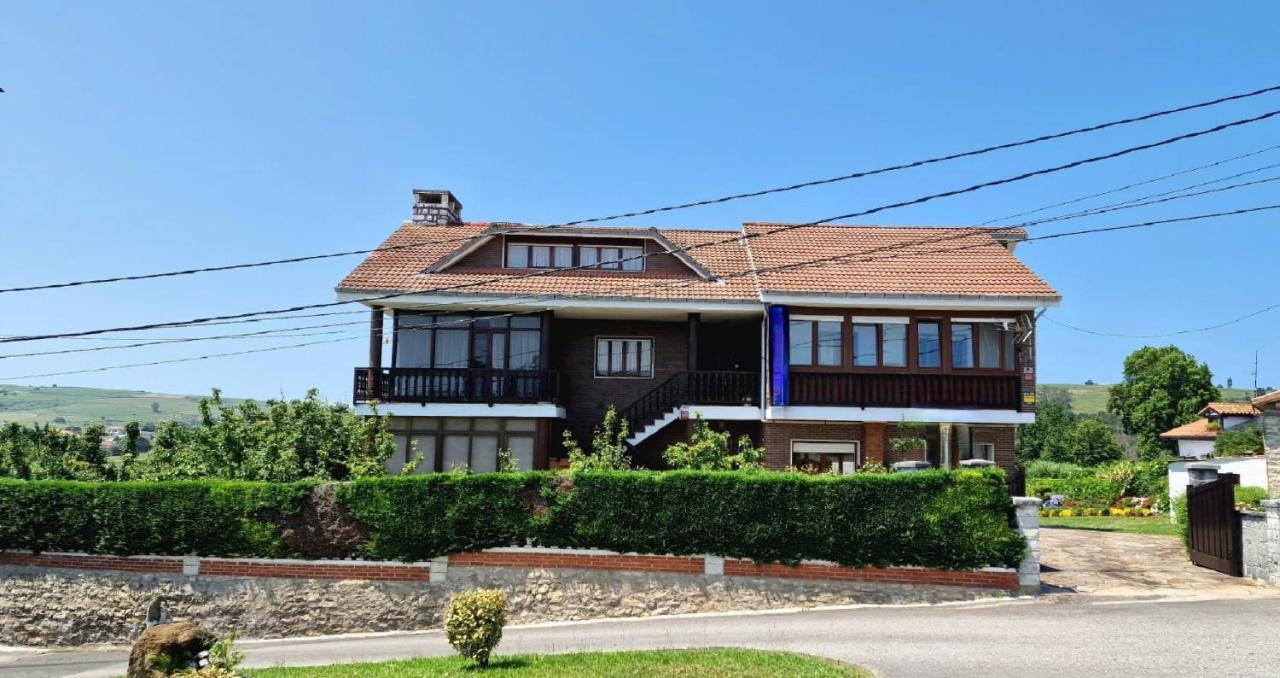 Hotel Cosma House à Hinojedo Extérieur photo