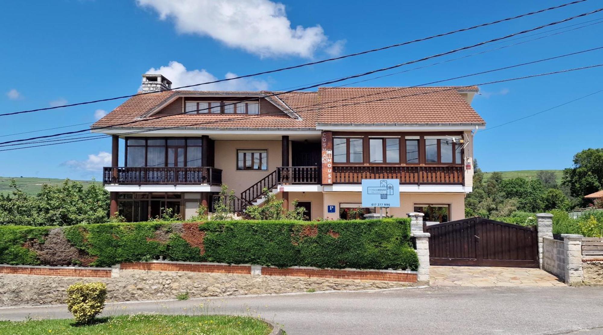 Hotel Cosma House à Hinojedo Extérieur photo