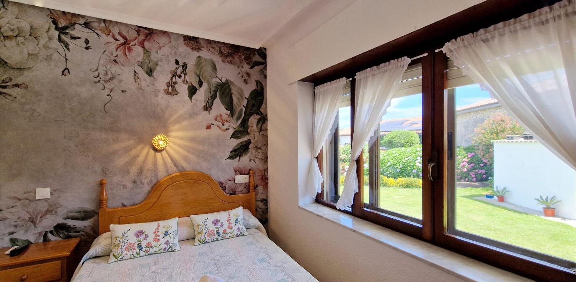Hotel Cosma House à Hinojedo Extérieur photo