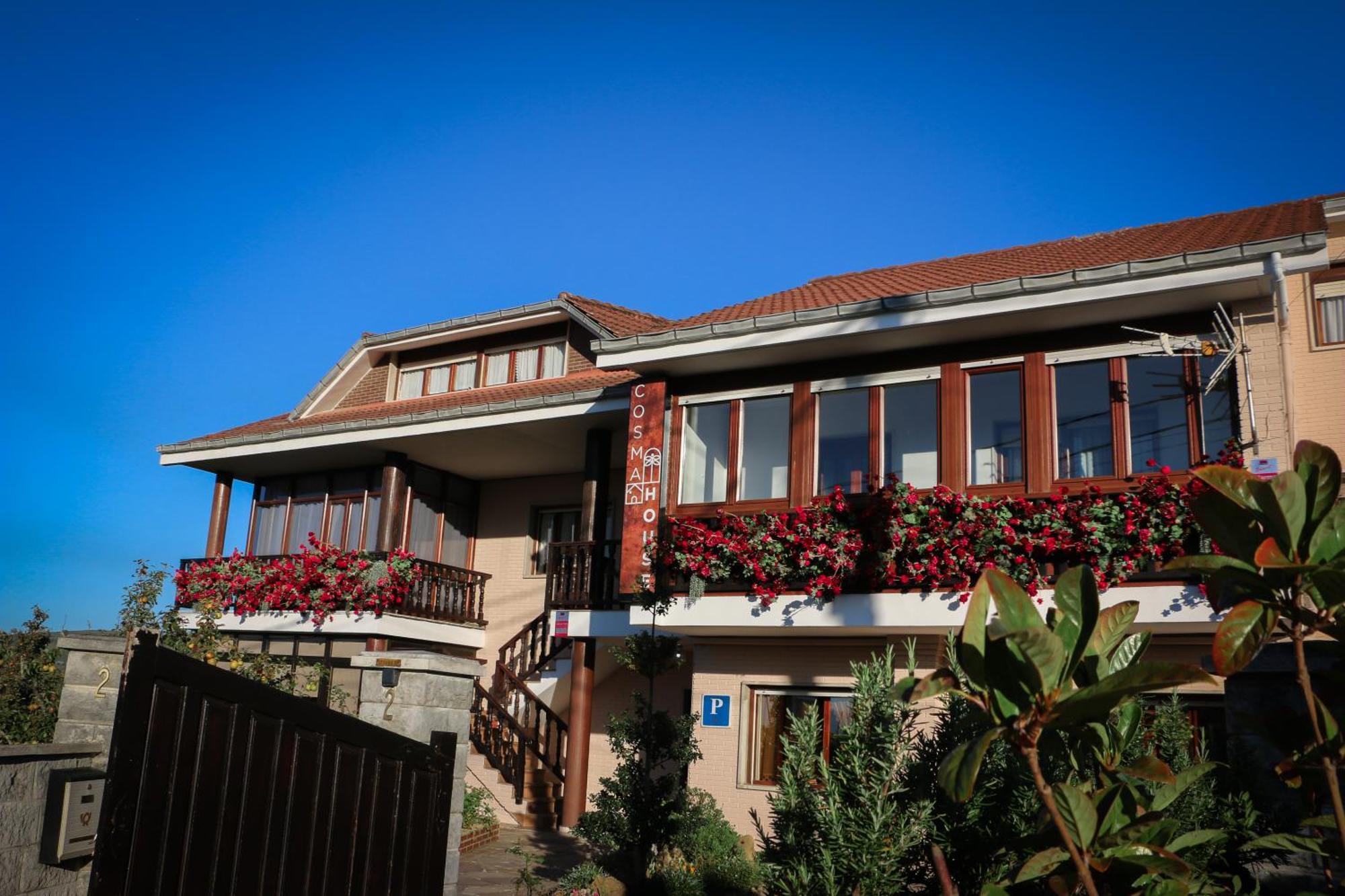 Hotel Cosma House à Hinojedo Extérieur photo